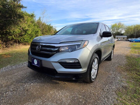 2017 Honda Pilot for sale at The Car Shed in Burleson TX