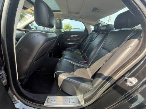 2016 Jaguar XJ R-Sport