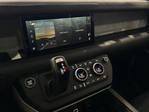 2023 Land Rover Defender 110 X-Dynamic SE