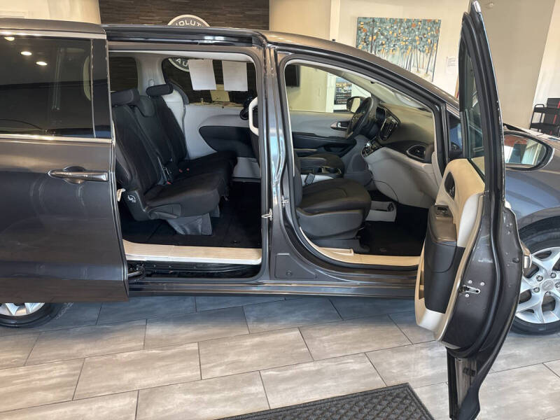 2018 Chrysler Pacifica Touring Plus
