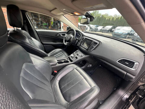 2017 Chrysler 200 Limited Platinum