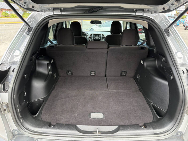 2016 Jeep Cherokee Sport photo 4