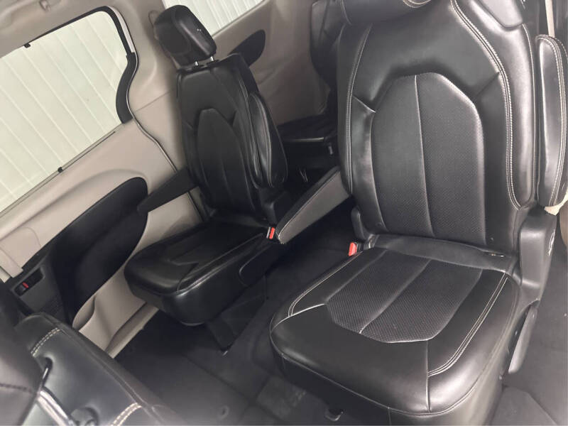 2020 Chrysler Voyager LXi