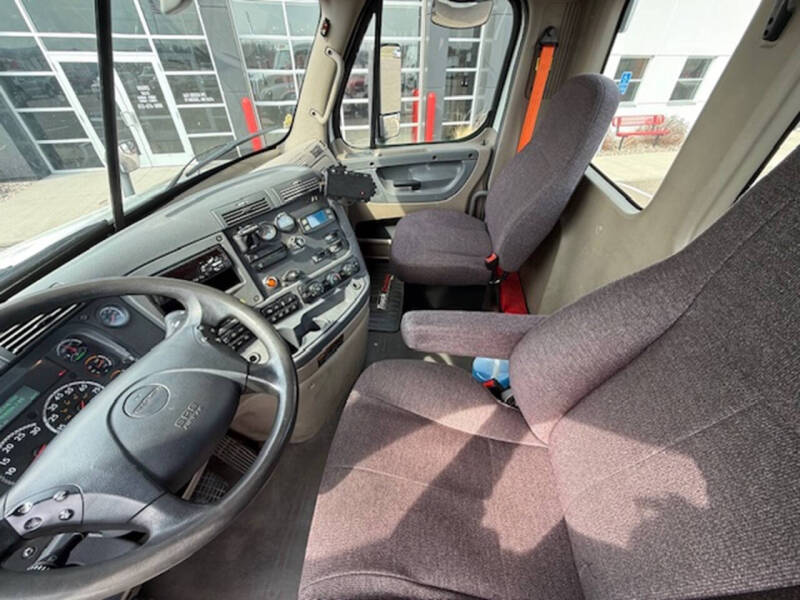 2020 Freightliner Cascadia