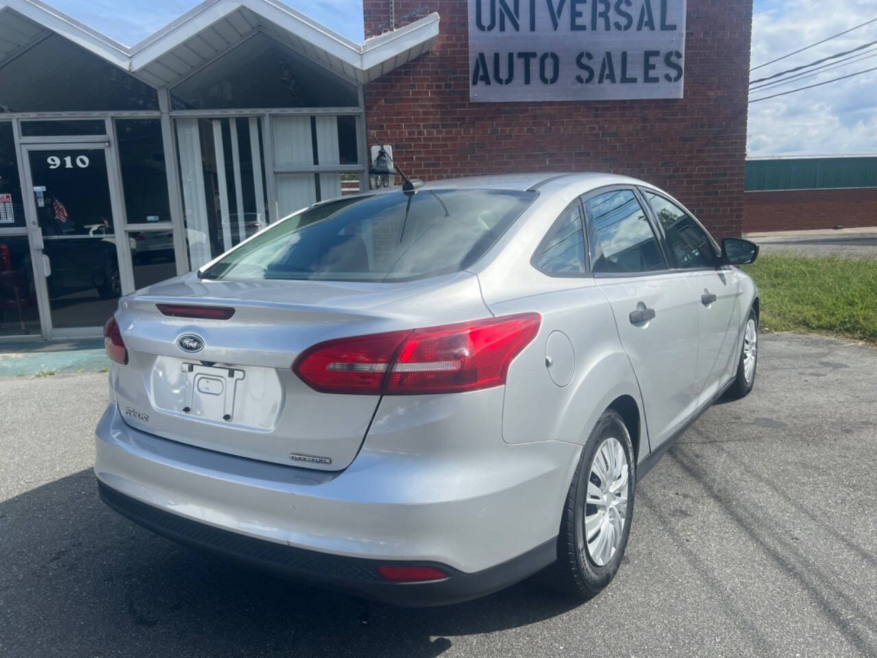 2016 Ford Focus for sale at Universal Auto Sales LLC in Burlington, NC