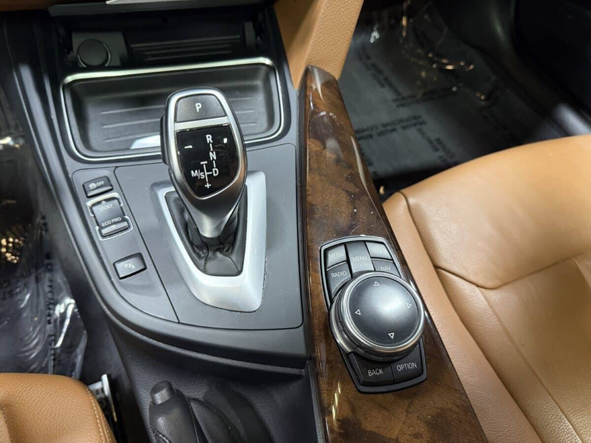 2014 BMW 3 Series 30