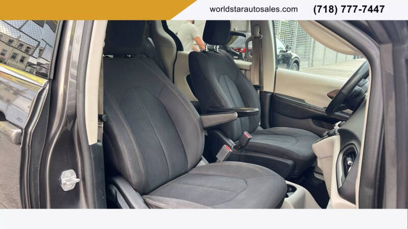 2017 Chrysler Pacifica LX