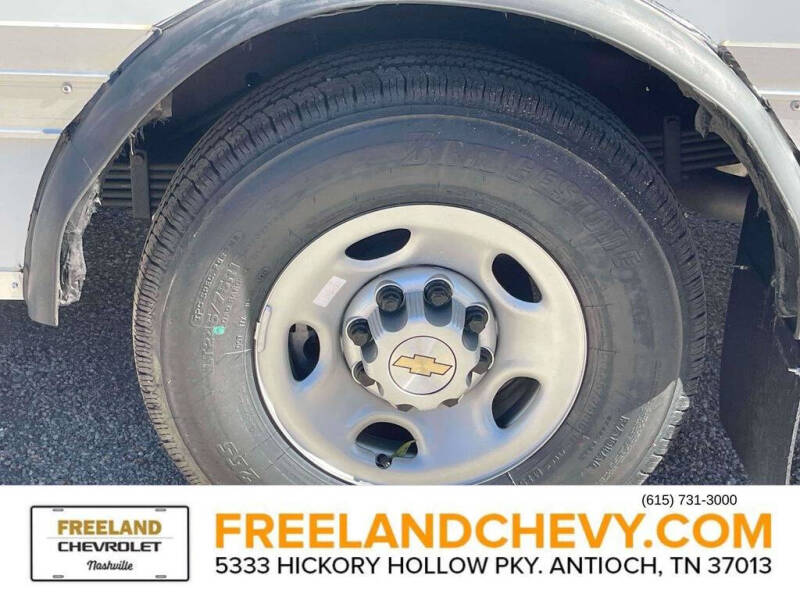 2025 Chevrolet Express 3500