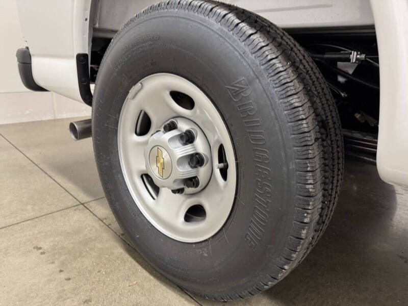 2025 Chevrolet Express 2500