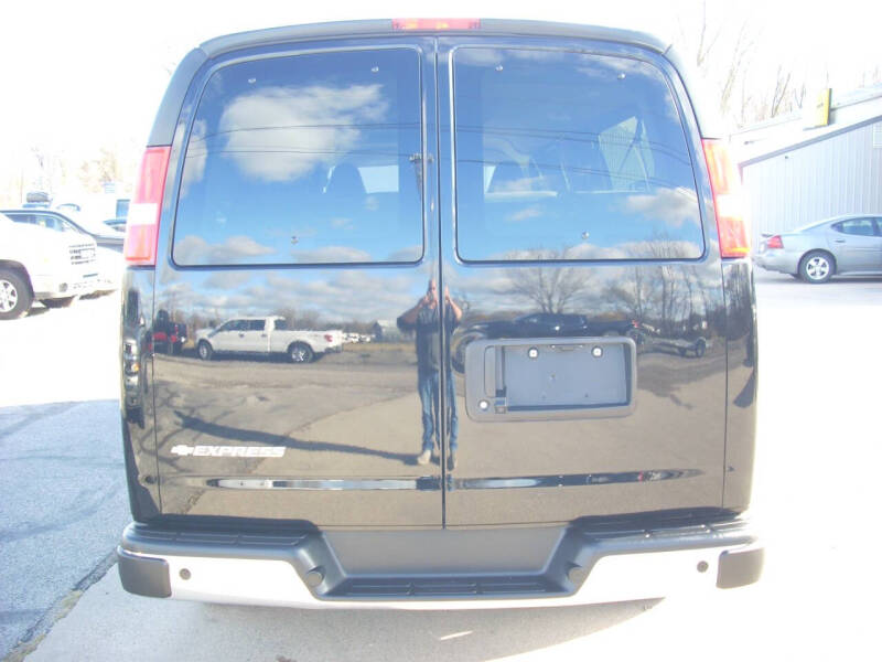 2024 Chevrolet Express LT 3500