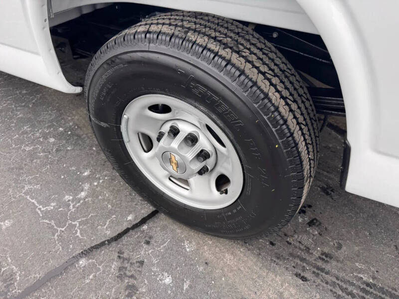 2025 Chevrolet Express 2500