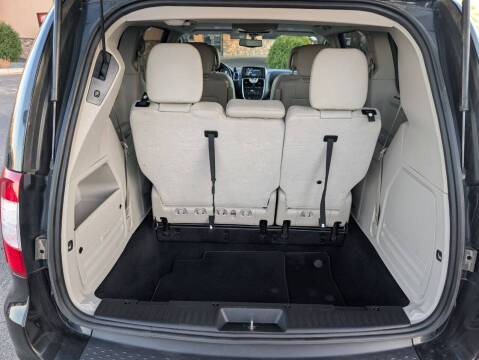 2016 Chrysler Town and Country Touring-L Anniversary Edition