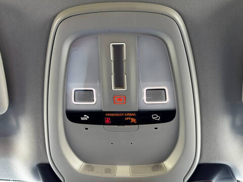 2023 Volvo XC90 Recharge T8 Ultimate Bright Theme 6P