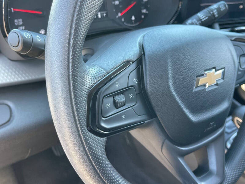 2025 Chevrolet Trax LS