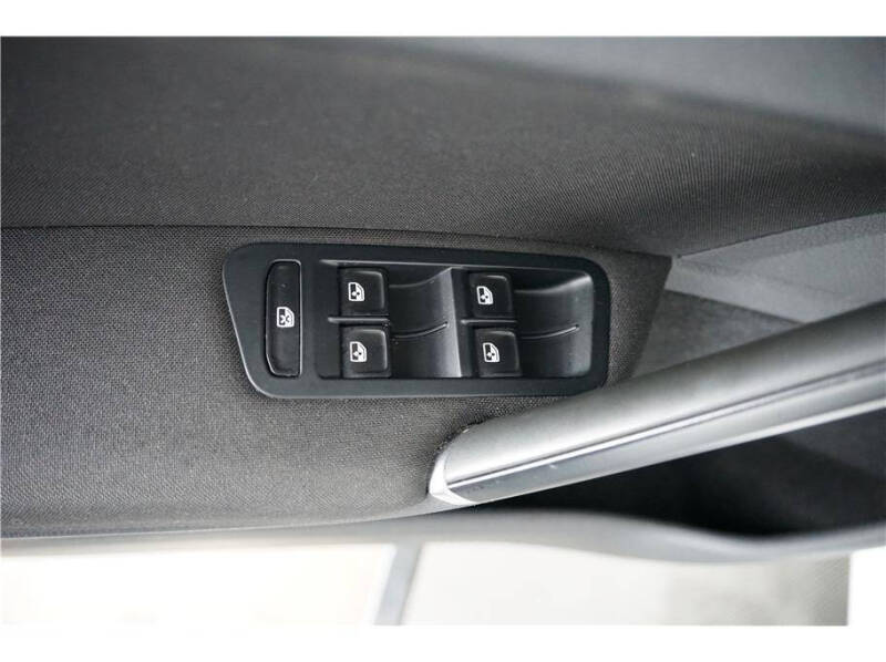 2016 Volkswagen e-Golf SE