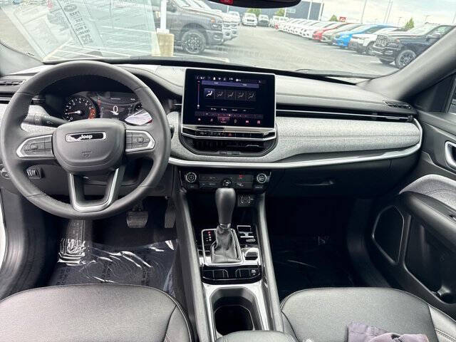 2024 Jeep Compass Latitude Lux