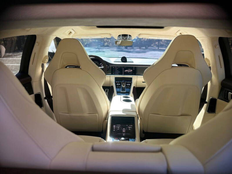 2023 Porsche Panamera GTS