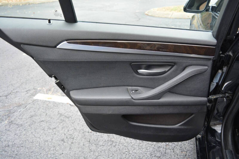 2016 BMW 5 Series 528i