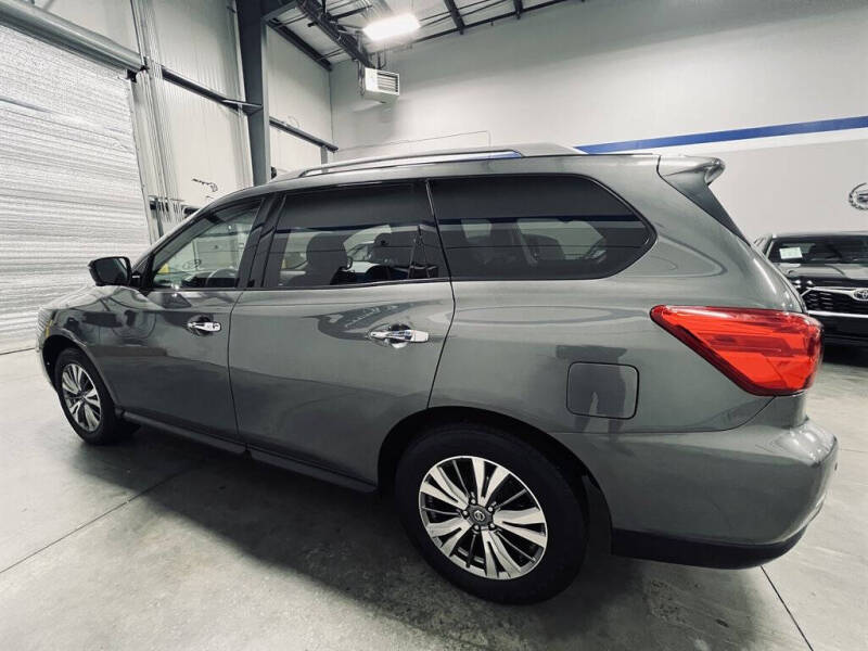 2019 Nissan Pathfinder SL