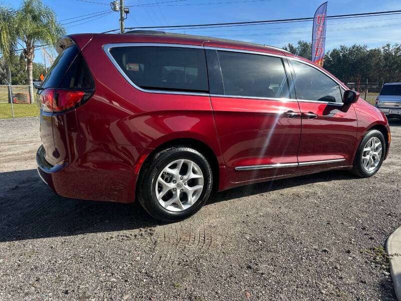 2017 Chrysler Pacifica Touring-L
