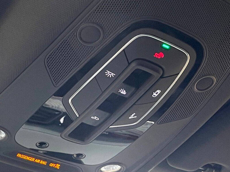 2019 Audi e-tron quattro Prestige