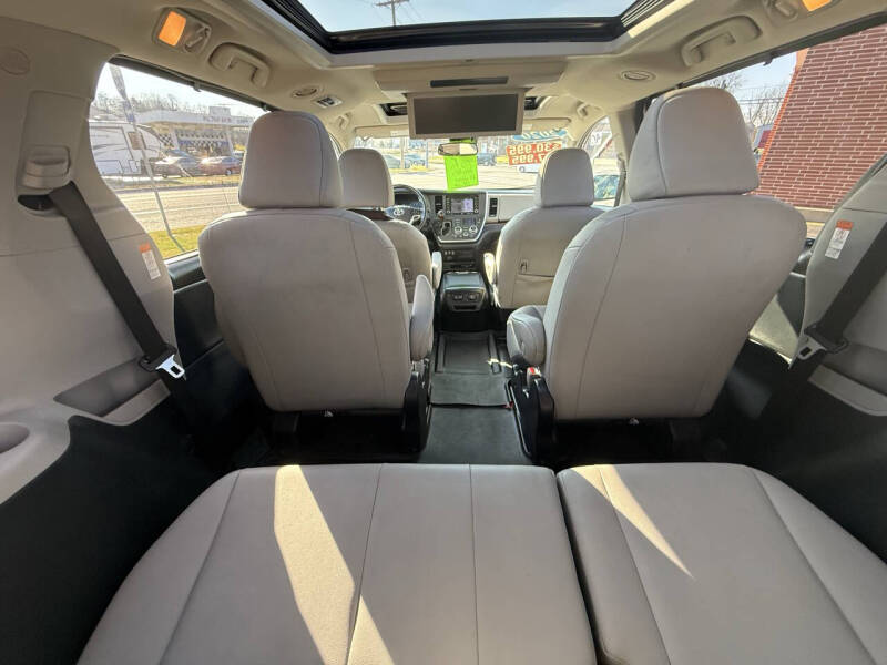 2020 Toyota Sienna XLE Premium 7-Passenger