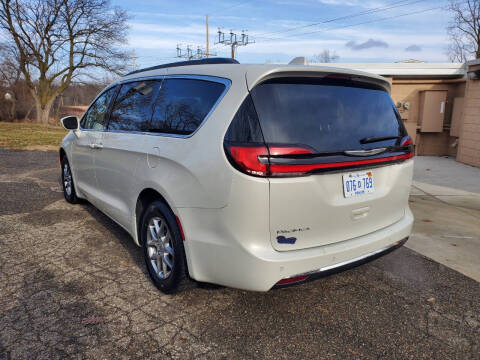 2021 Chrysler Pacifica Touring