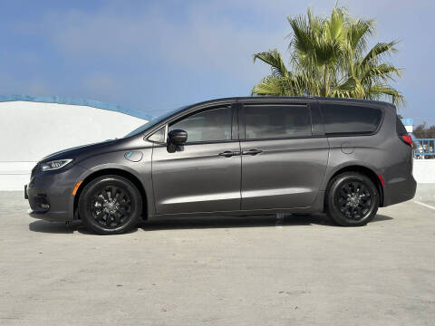 2022 Chrysler Pacifica Hybrid Touring L