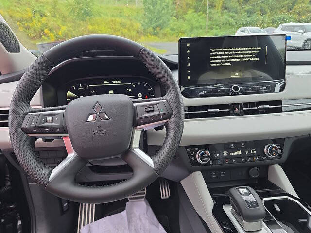 2025 Mitsubishi Outlander SEL Platinum Edition