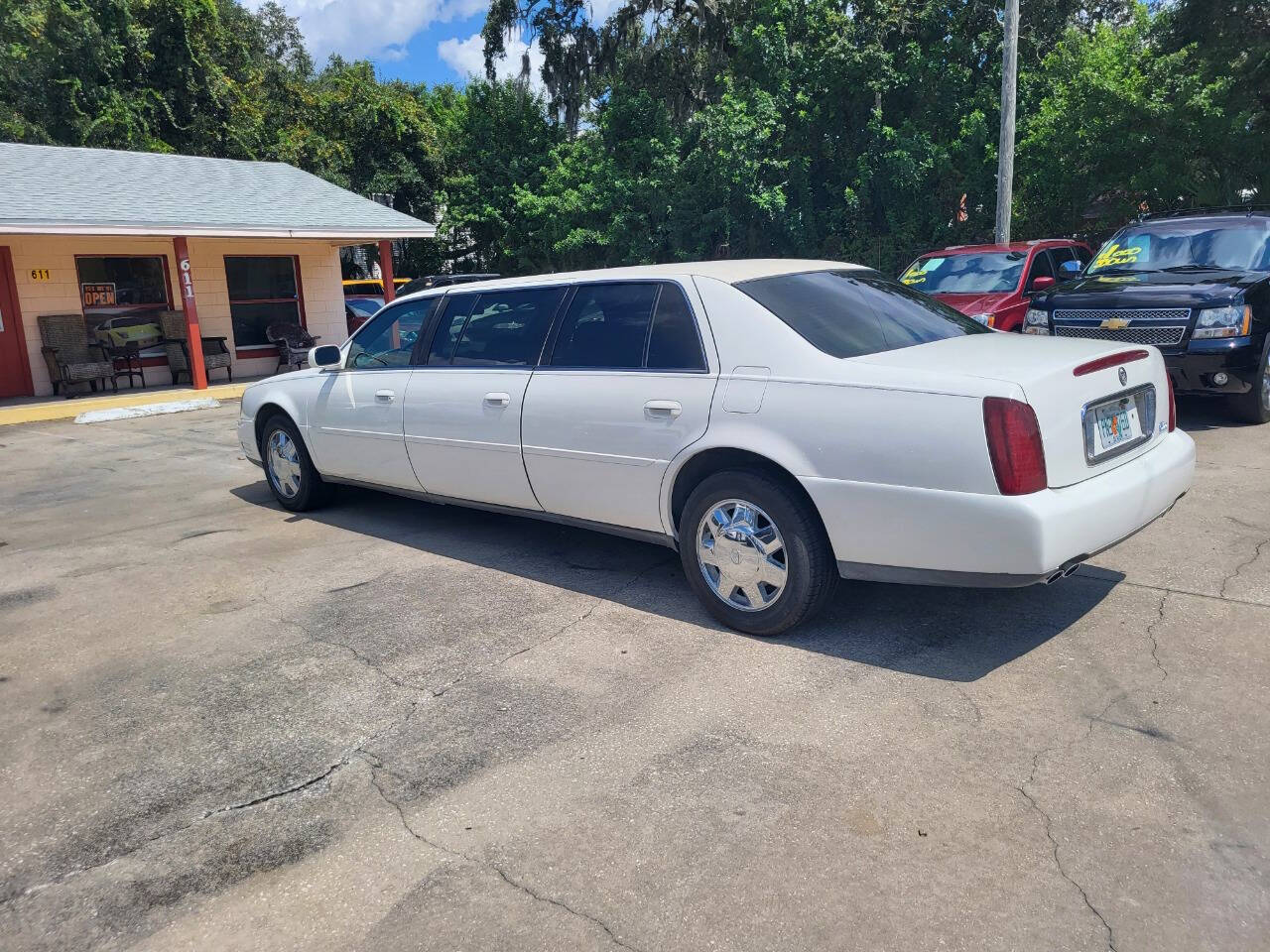 2000 Cadillac Deville Professional for sale at FAMILY AUTO BROKERS in Longwood, FL