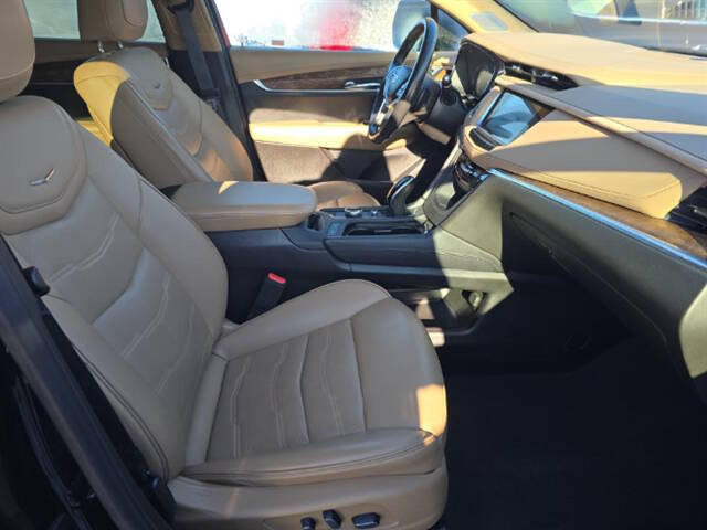 2022 Cadillac XT5 Premium Luxury