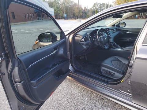 2020 Toyota Camry SE