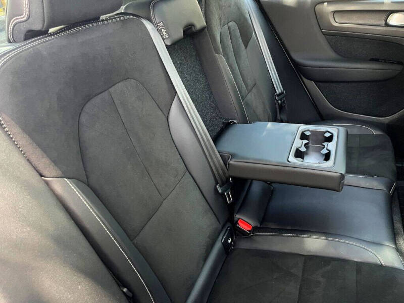 2021 Volvo XC40 T5 R-Design