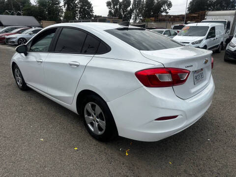 2017 Chevrolet Cruze LS Auto