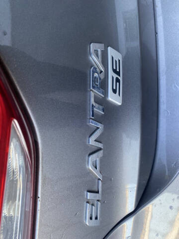 2018 Hyundai Elantra SE