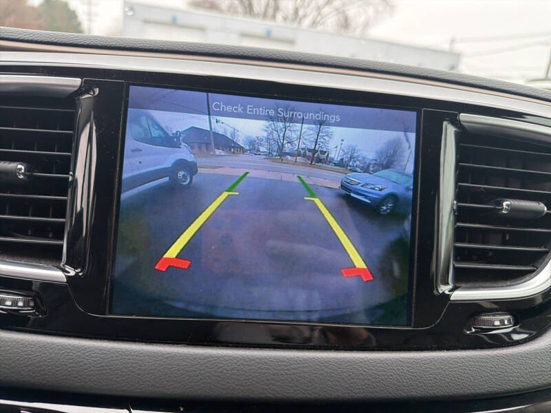 2017 Chrysler Pacifica Touring-L Plus