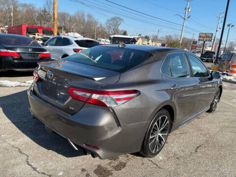2020 Toyota Camry SE