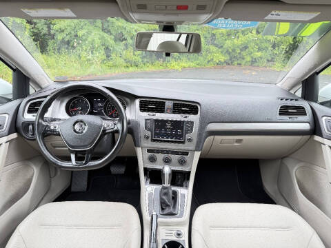 2017 Volkswagen Golf TSI Wolfsburg Edition