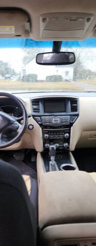 2016 Nissan Pathfinder SV