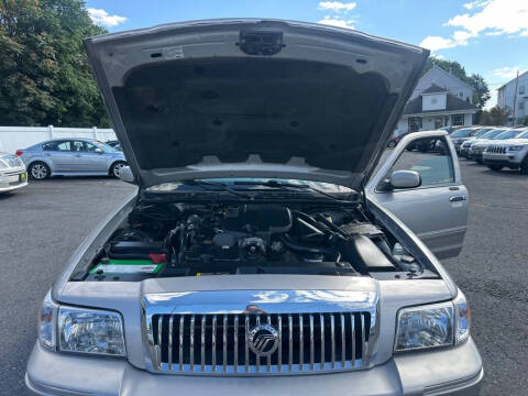 2011 Mercury Grand Marquis LS