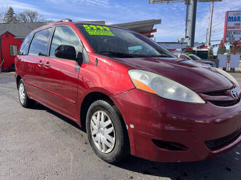 2007 Toyota Sienna LE 8-Passenger