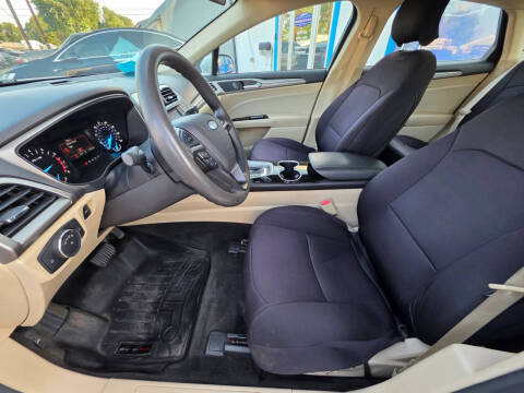 2016 Ford Fusion SE