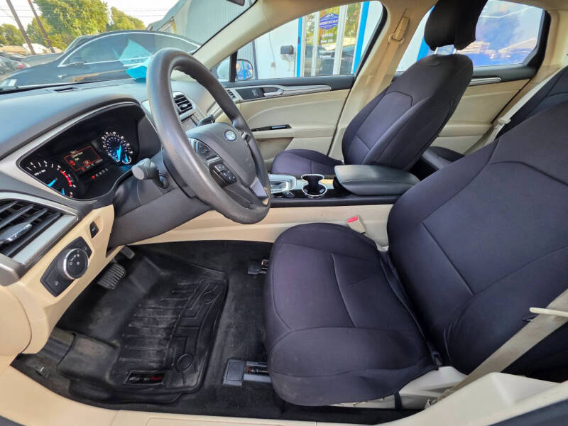 2016 Ford Fusion SE