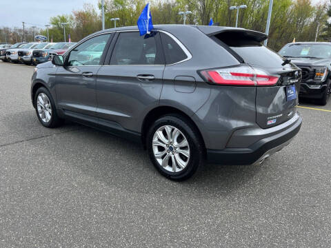 2022 Ford Edge Titanium
