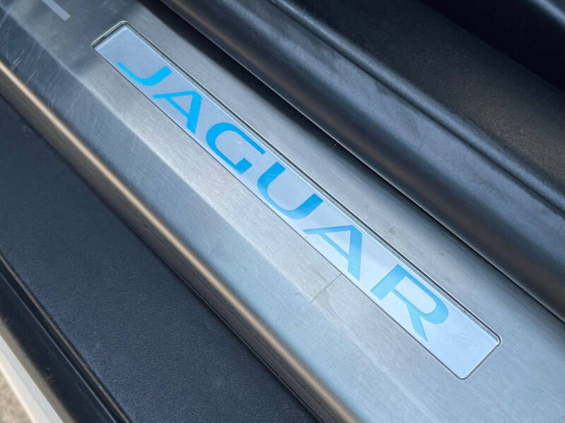 2016 Jaguar F-TYPE R