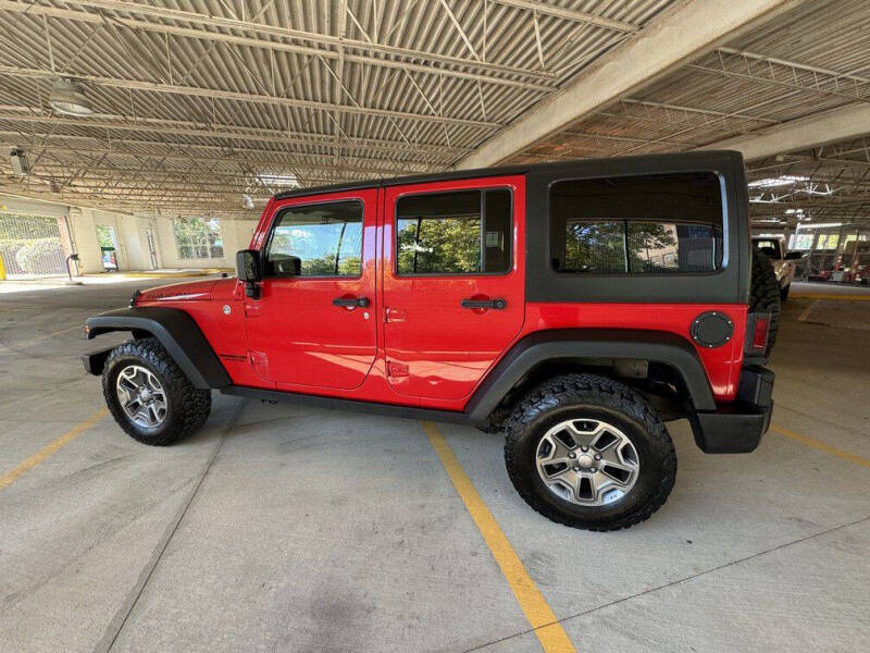 2014 Jeep Wrangler Unlimited Rubicon photo 2