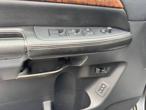 2011 Nissan Armada Platinum