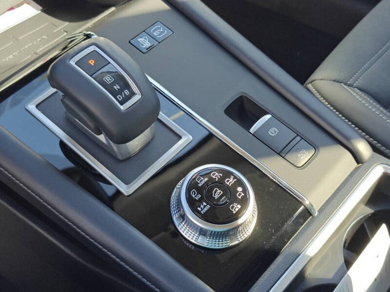 2025 Mitsubishi Outlander PHEV SE