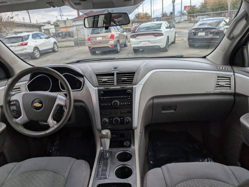 2011 Chevrolet Traverse LT