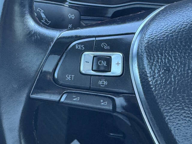 2019 Volkswagen Jetta R-Line